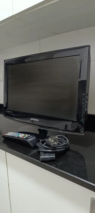 TV / Monitor LCD Samsung 19 Excelente estado