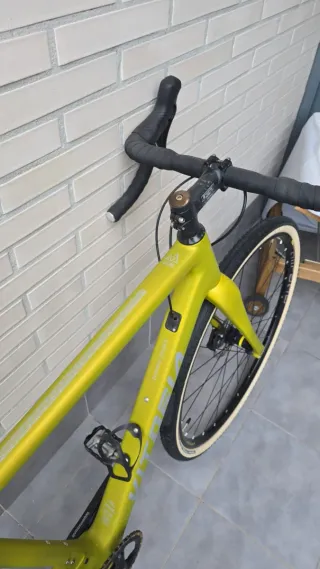 Bicicleta Vitoria Carbono Gravel. Talla M. 53.