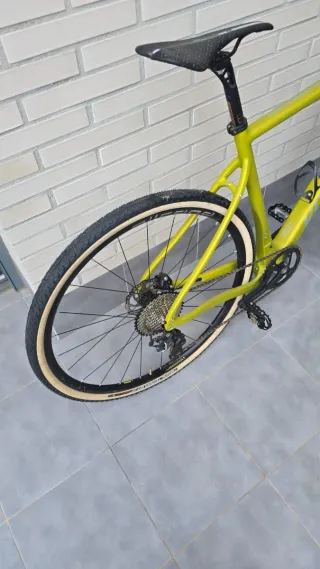 Bicicleta Vitoria Carbono Gravel. Talla M. 53.