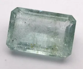 Aguamarinha gigante de 38CT  com certificado