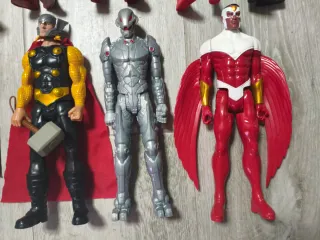 9 Figuras Superhéroes 30cm Marvel/DC
