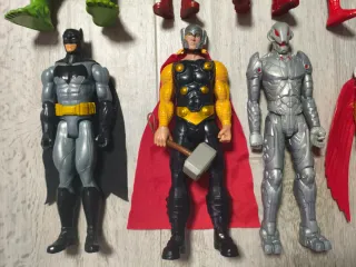 9 Figuras Superhéroes 30cm Marvel/DC