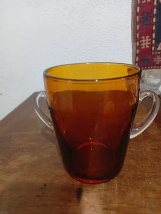 Cubitera de vidrio ámbar