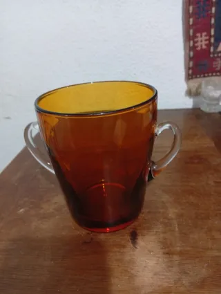 Cubitera de vidrio ámbar