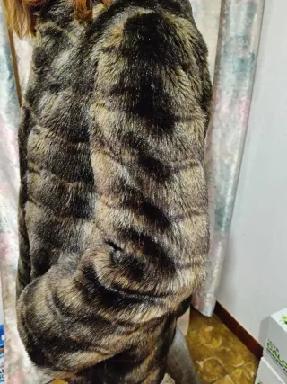 Chaquetón de pelo marrón