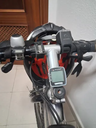 Bicicleta Grisley Aluminio con accesorios.