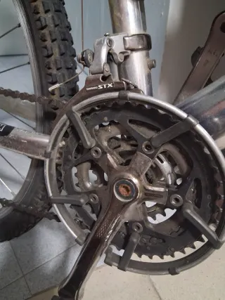 Bicicleta Grisley Aluminio con accesorios.