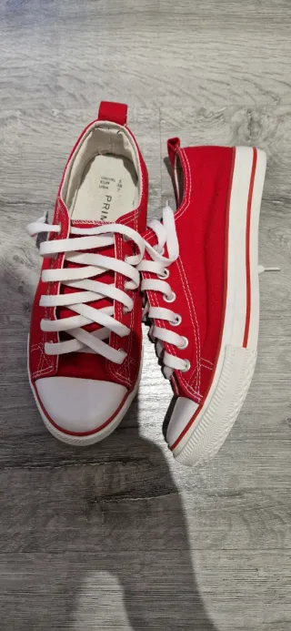Zapatos rojos Primark talla 38