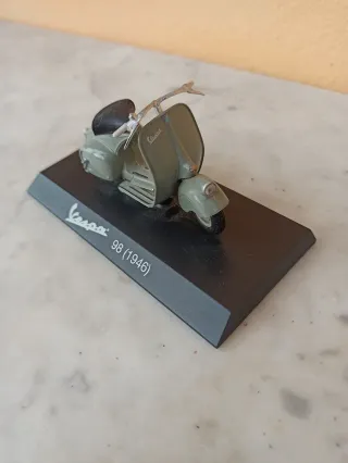Maisto Vespa Piaggio 98 (1946) Modellino