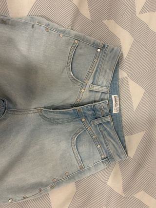 Pantalón Brownie vaquero con tachuelas