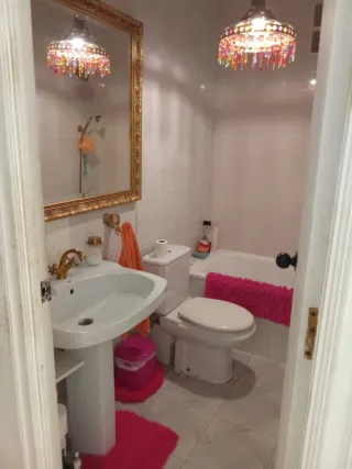 URGE ALQUILAR HABITACIÓN PAREJA MUY JOVEN 600e