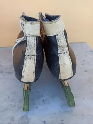 Pattini da ghiaccio vintage neri e bianchi