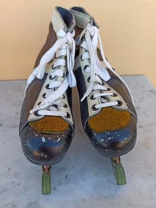 Pattini da ghiaccio vintage neri e bianchi