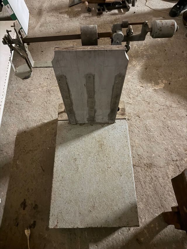 Báscula romana industrial antigua