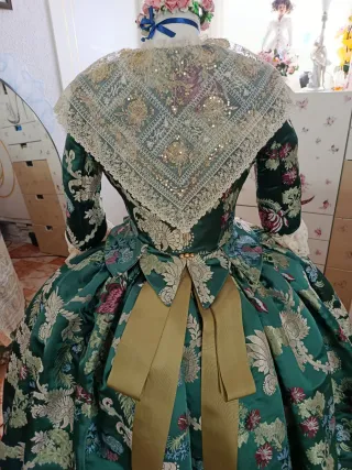 Traje de Fallera seda natural nuevo