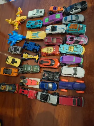 Lote de Coches y Avión Juguete