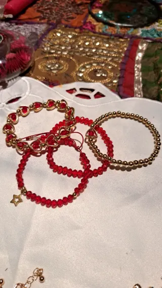 Pulseras Rojas y Doradas Corazón