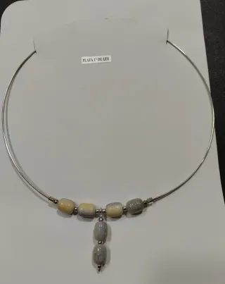 Gargantilla rígida plata con piedras turquesa