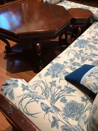 Sofá marroquí con mesa de salon y 2  mesa auxiliar