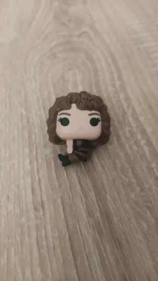 Figura Kinder Joy Stranger Things Nancy