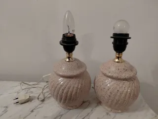 Lampada da tavolo in porcellana beige