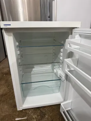 Nevera pequeña marca Liebherr a+ 85,cm x 60cm