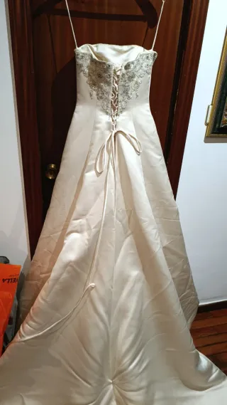 Vestido de Novia Beige y Blanco