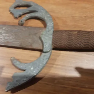 Espada antigua decorativa