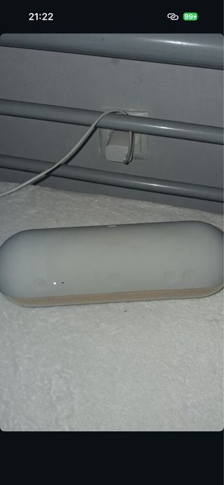 Altavoz Beats Pill Bluetooth Dorado y Blanco