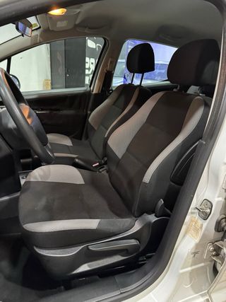 PEUGEOT 207 🟢 1.4 85cv 133000km CARPLAY