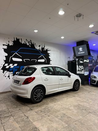 PEUGEOT 207 🟢 1.4 85cv 133000km CARPLAY