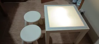 Mesa de luz infantil Taburetes Precio negociable