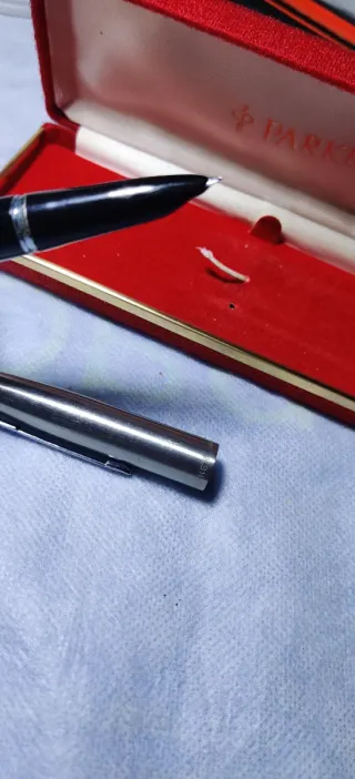 Bolígrafo Parker Caja Roja