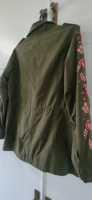 Chaqueta Springfield bordada flores