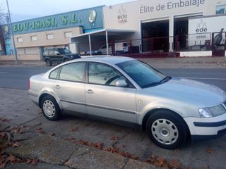 Volkswagen Passat 1.8 Gasolina · 1999 · 248.000 km