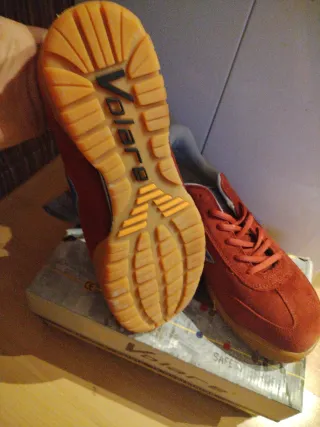 Zapatos de seguridad Volare rojos y azules