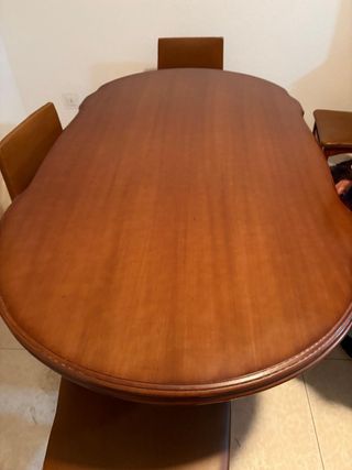 Mesa de salón de madera antigua