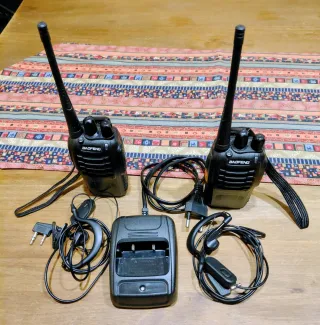 2 Walkie Talkie BAOFENG + Accesorios