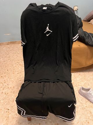 Conjunto Nike Camiseta y Pantalón Corto