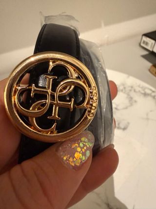 Cintura Guess pelle nera fibbia oro