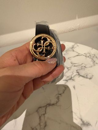 Cintura Guess pelle nera fibbia oro