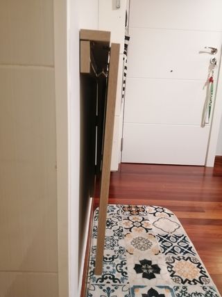 Mesa plegable de madera marrón