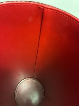 Paragüero de piel rojo con detalle