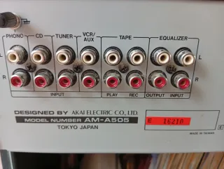 Amplificador Akai AV Negro