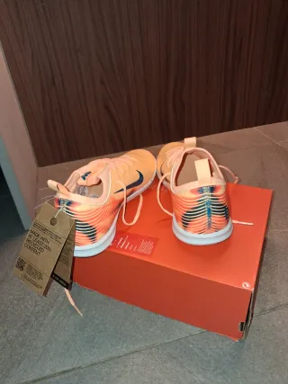 Zapatillas Nike Naranja y Azul