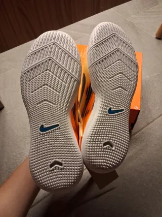 Zapatillas Nike Naranja y Azul