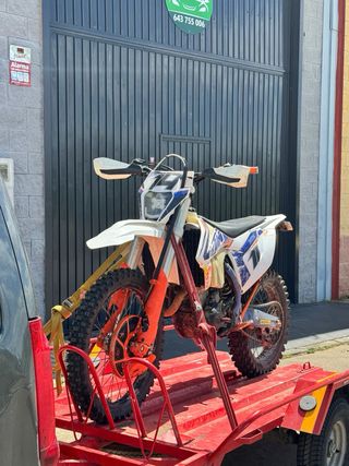 KTM 350 EXC-F 4T Enduro Moto