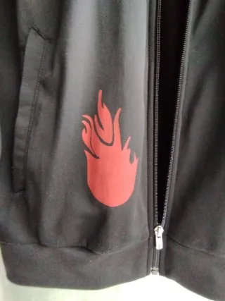 Chaqueta Adidas Negra con Llamas Rojas