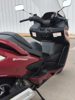 Suzuki Burgman 400cc del 2006 con solo 31.804 km !