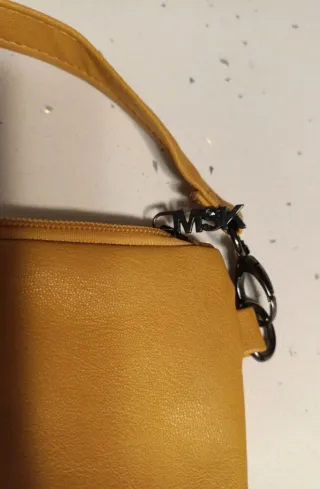 Bolso Misako con tachuelas